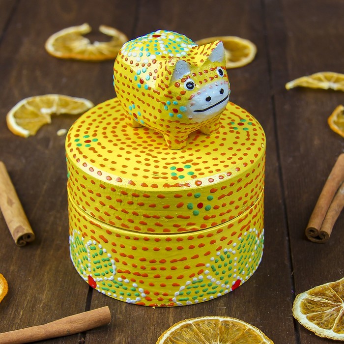 Сувенир дерево "Свинка шкатулка" 9,5х9,5х10 см жёлтая