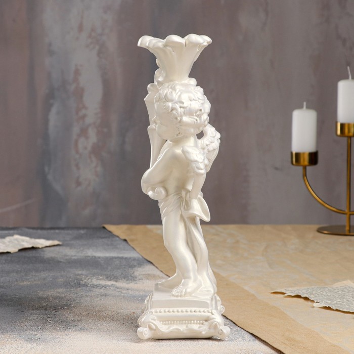 Статуэтка "Ангел с подсвечником" перламутр