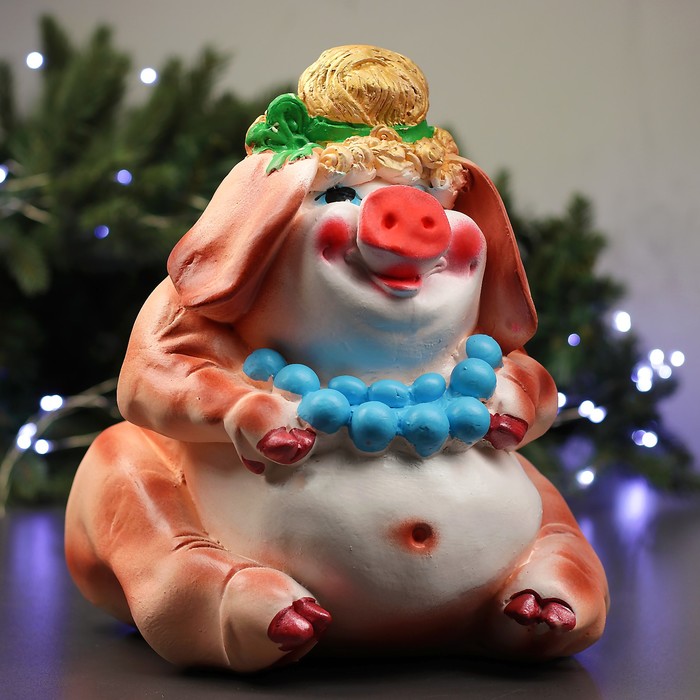 Копилка "Свинья с бусами"