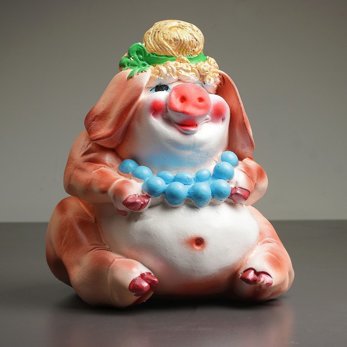 Копилка "Свинья с бусами"