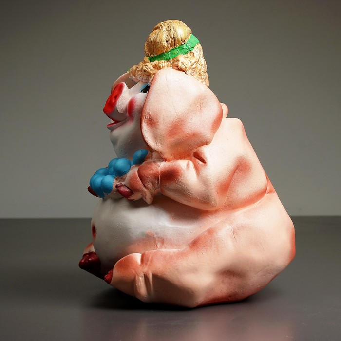 Копилка "Свинья с бусами"