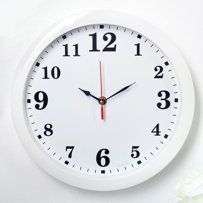 Часы настенные "Классика", арабские цифры, белый обод, 28х28 см