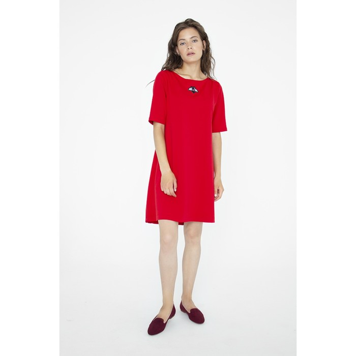 Платье женское, размер 46, цвет красный