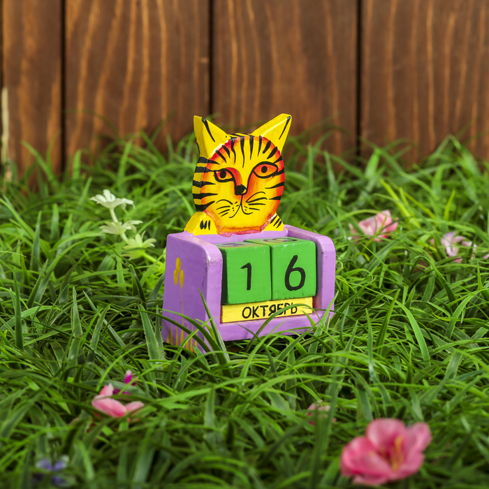 Настольный календарь "Тигр" 7х4х11 см