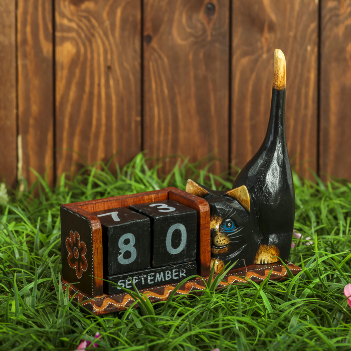 Календарь настольный дерево "Тёмная кошка" 22х6,5х17 см