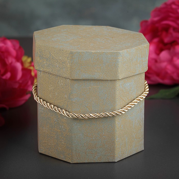 Коробка подарочная 11 х 11 х 11 см