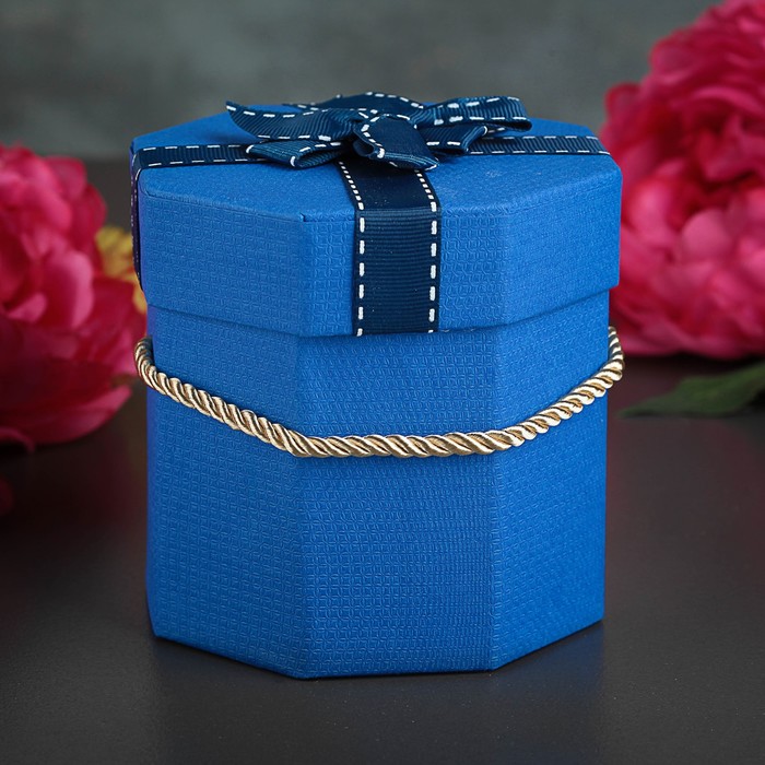 Коробка подарочная 11 х 11 х 11 см