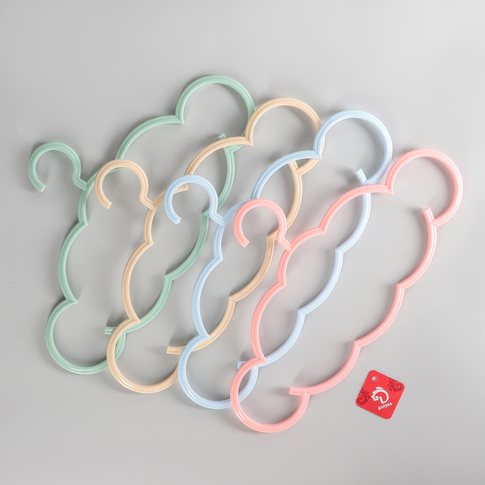 Вешалка-плечики "Облако" 42х23,5х1 см, цвет МИКС