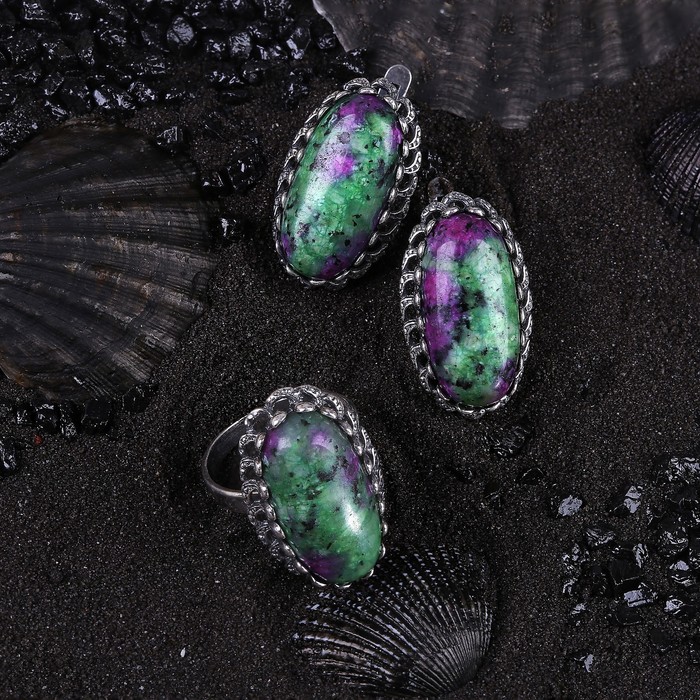 Гарнитур посеребрение 2 предмета: серьги, кольцо, пьедестал "Цоизит", 19 размер