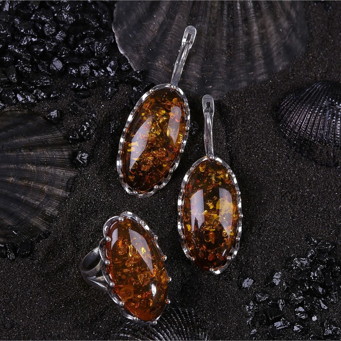 Гарнитур посеребрение 2 предмета: серьги, кольцо, корона "Янтарь", цвет коричневый, 18 размер