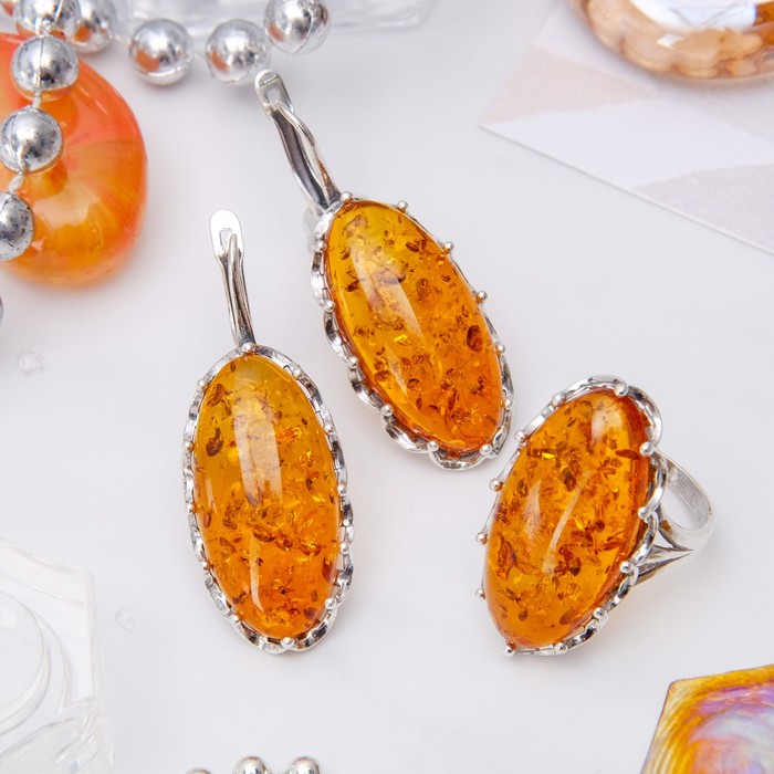 Гарнитур посеребрение 2 предмета: серьги, кольцо, корона "Янтарь", цвет коричневый, 18,5 размер