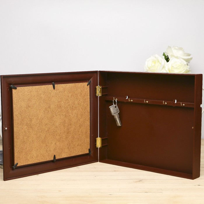 Ключница "Парусник" Орех 26х31х4,5см