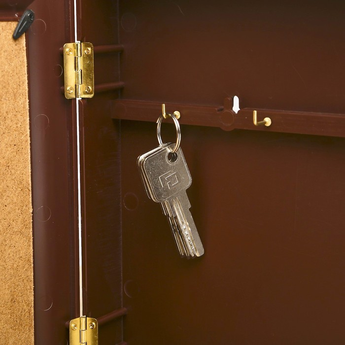 Ключница "Парусник" Орех 26х31х4,5см