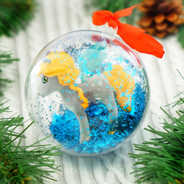 Питомец в новогоднем шаре «Подарок от Деда Мороза», 8 см