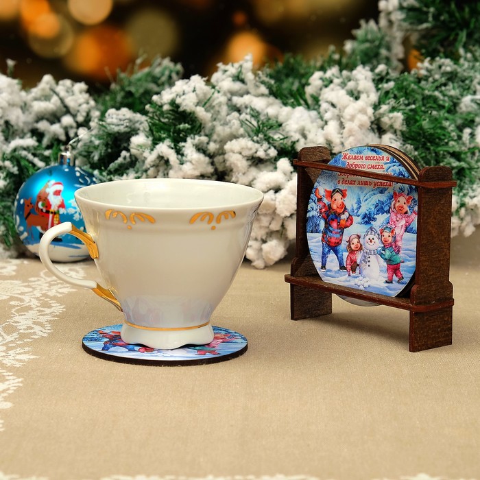 Набор подставок под горячее «Хрюши играют в снежки», 4 шт, D=9 см