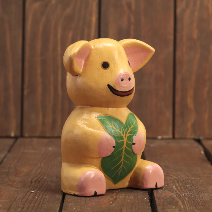 Сувенир дерево "Свинка с листочком" 9х7х14 см