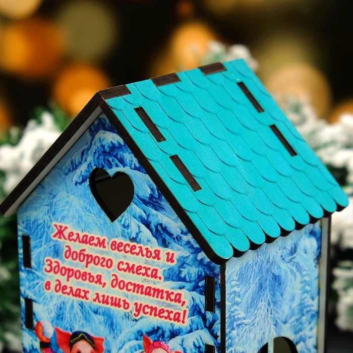 Чайный домик «Хрюши играют в снежки», 9,3×9,3×20 см