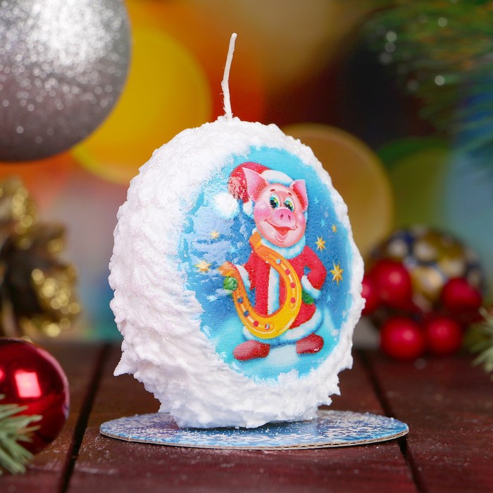 Свеча круглая заснеженная "Хрюша с подковой" Символ Года 2019