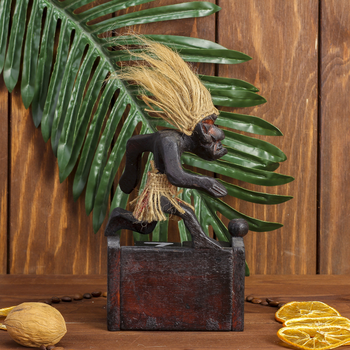 Сувенир дерево календарь "Абориген футболист" 18х11х5,5 см