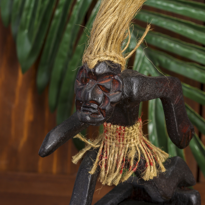 Сувенир дерево календарь "Абориген футболист" 18х11х5,5 см