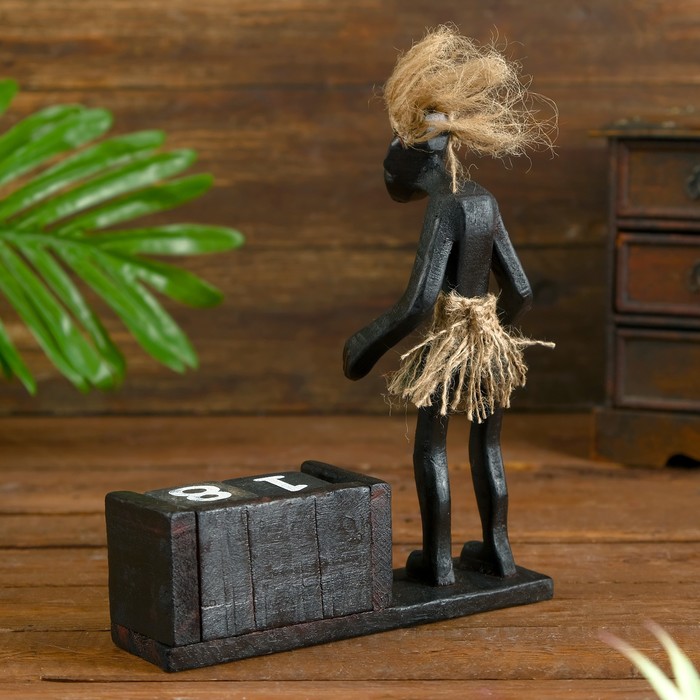 Сувенир дерево календарь "Абориген статуя" 20х22х6 см