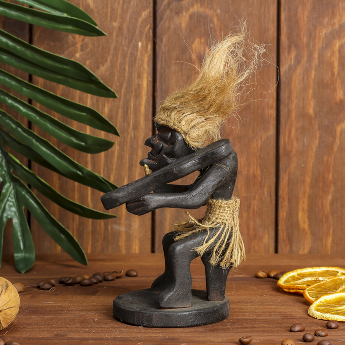 Сувенир дерево "Абориген со скрипкой" 14х7,5х7,5 см