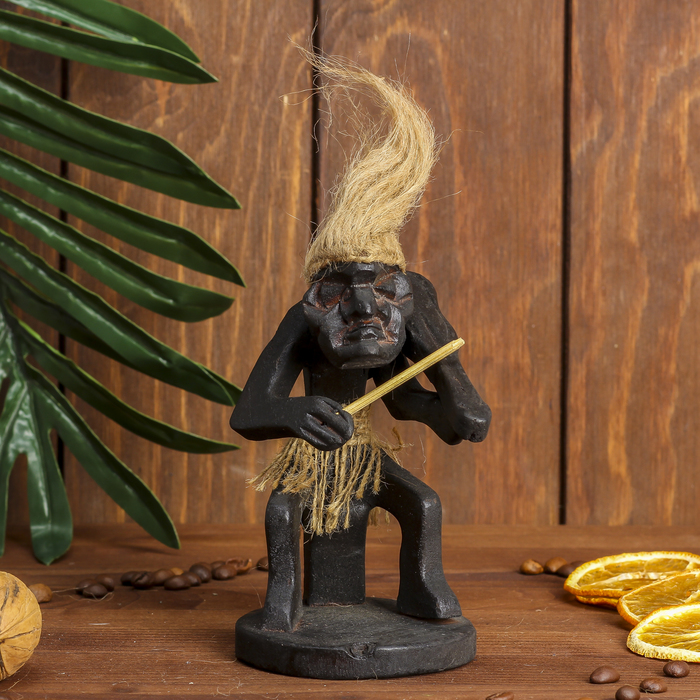 Сувенир дерево "Абориген со скрипкой" 14х7,5х7,5 см