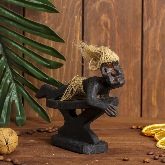 Сувенир дерево "Абориген по волнам" 13х19х7 см