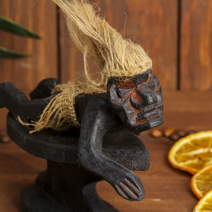 Сувенир дерево "Абориген по волнам" 13х19х7 см