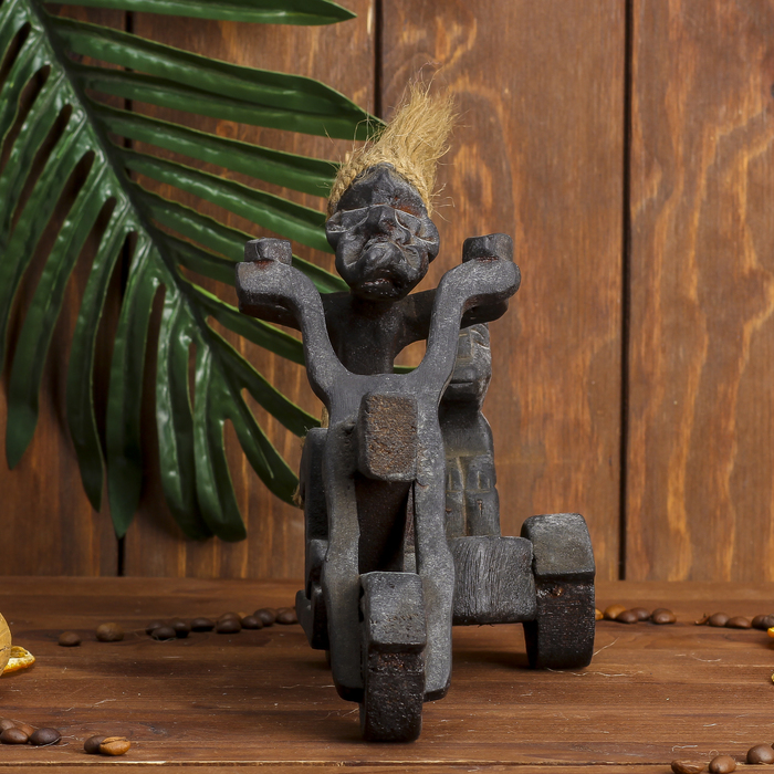 Сувенир дерево "Абориген на мотоцикле с ребёнком" 16х20х10 см