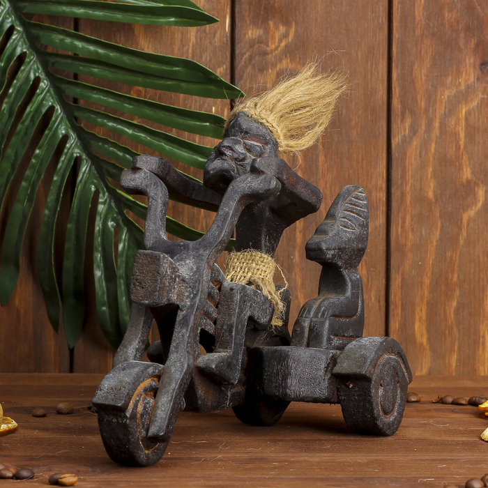 Сувенир дерево "Абориген на мотоцикле с ребёнком" 16х20х10 см