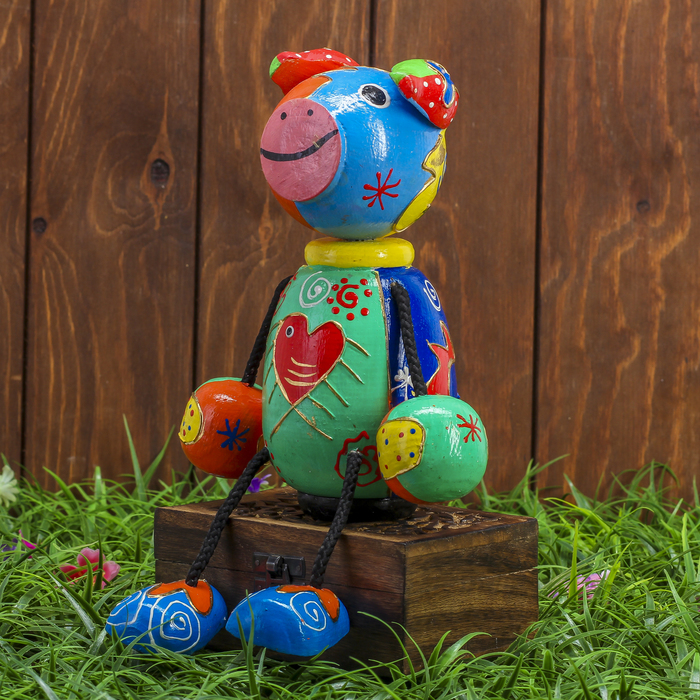 Сувенир дерево "Свинка лапки на верёвках" 14х8,5х20 см