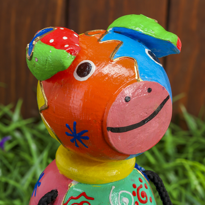 Сувенир дерево "Свинка лапки на верёвках" 14х8,5х20 см