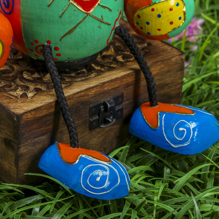 Сувенир дерево "Свинка лапки на верёвках" 14х8,5х20 см