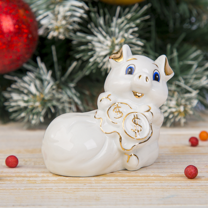 Сувенир керамика "Хрюшка-свинюшка с мешком монет" белая с золотом 7,5х8,5х5,5 см