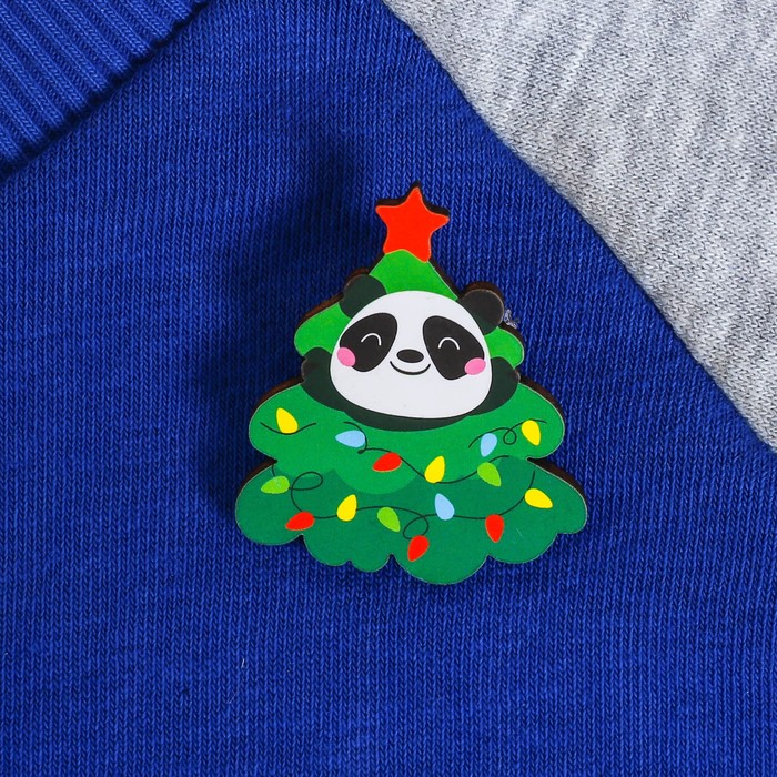 Новогодний значок "Панда"