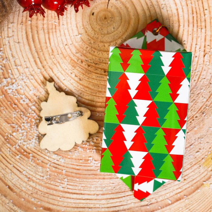 Новогодний значок "Панда"