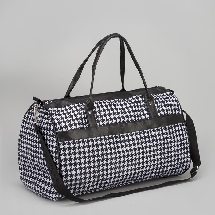 Сумка дорожная, отдел на молнии, наружный карман, длинный ремень, цвет чёрный