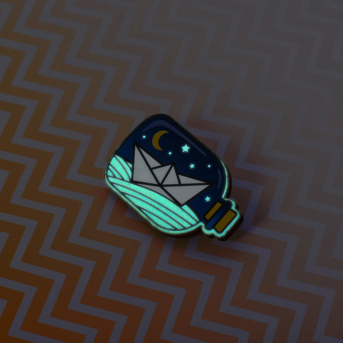 Значок флуоресцентный "Кораблик"