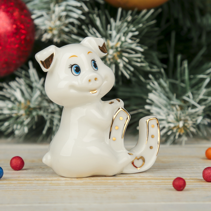 Сувенир керамика "Белый поросёночек с подковой" 7,2х6х3,5 см