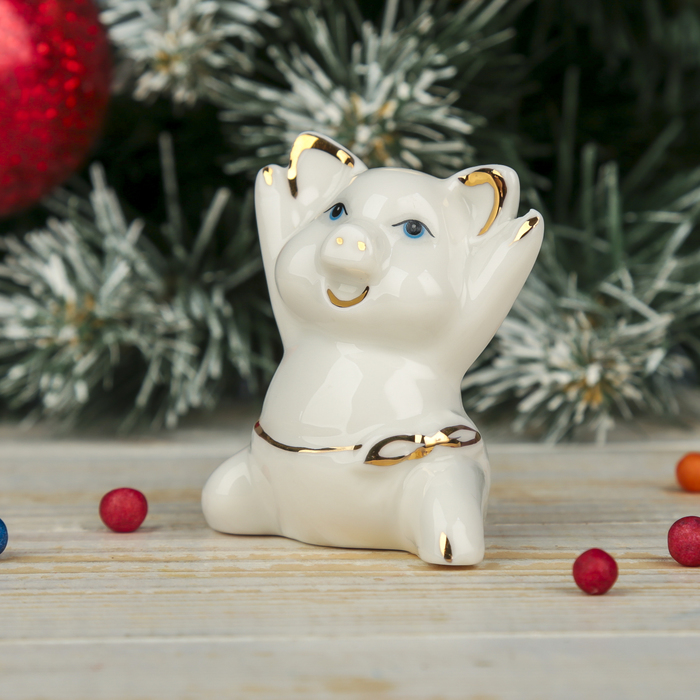 Сувенир керамика "Белый поросёнок-малыш радуется" 7х7х4,5 см