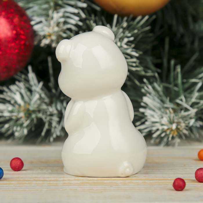 Сувенир керамика "Белый поросёнок Ниф-Ниф с монеткой" 8,3х4,5х4,3 см