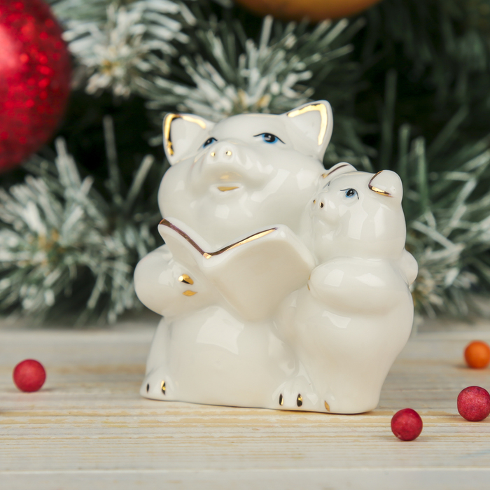 Сувенир керамика "Белые свинки читают" 6,5х7х5,5 см