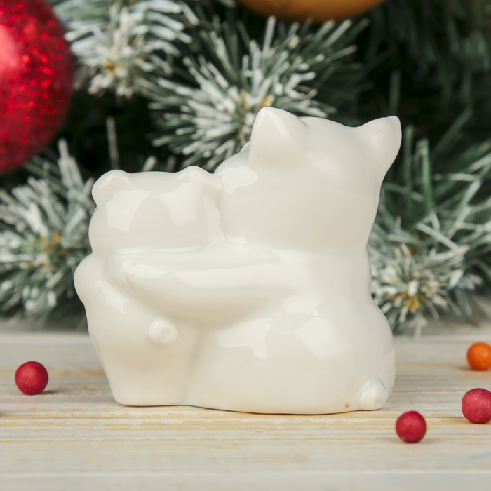 Сувенир керамика "Белые свинки читают" 6,5х7х5,5 см