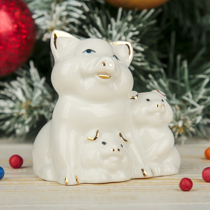 Сувенир керамика "Мама свинка и два поросёнка" 8х7,5х6,5 см