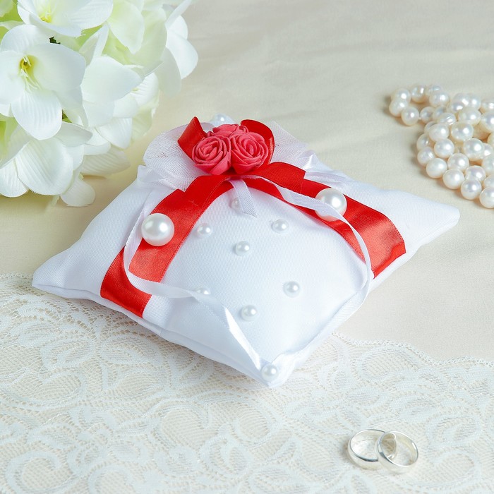 Подушечка для колец №2 бело-красная