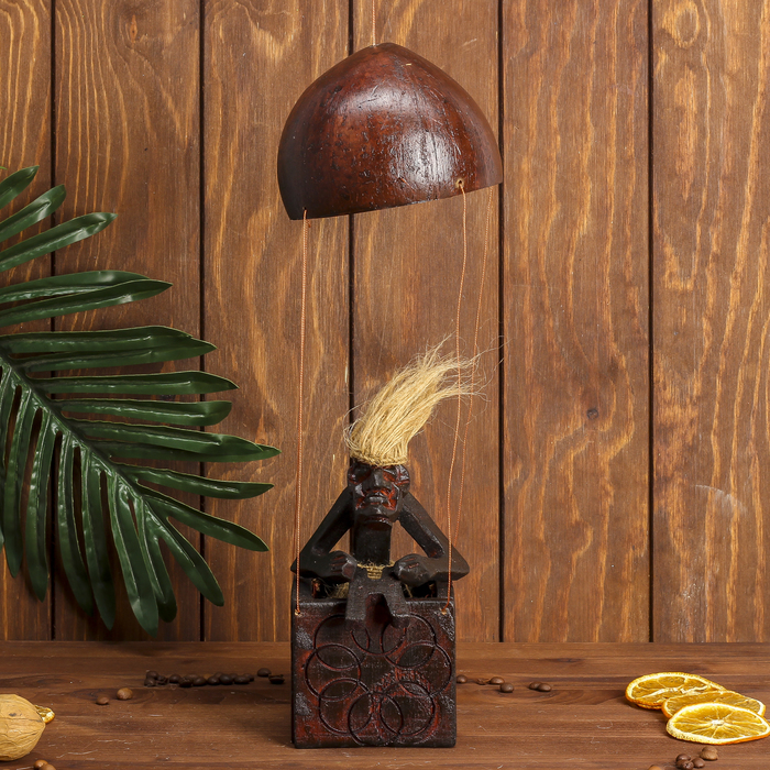 Сувенир дерево "Абориген на воздушном шаре" 30х10х10 см