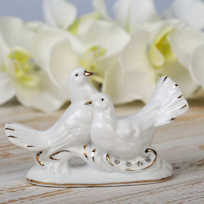 Сувенир керамика "Белоснежные голубки" стразы 7,7х11х4,2 см
