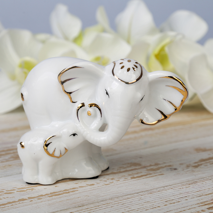 Сувенир керамика "Белая слониха со слонёнком" 9,5х13х7,3 см