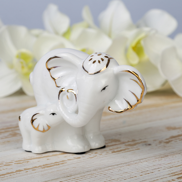 Сувенир керамика "Белая слониха со слонёнком" 9,5х13х7,3 см